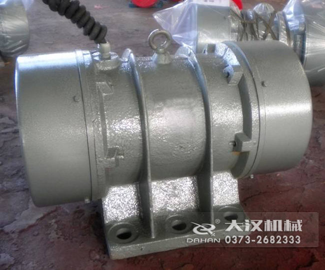 VB振動(dòng)電機(jī)是靠偏心塊的振動(dòng)而造成的，振動(dòng)源所以偏心塊的角度和大小是比較重要的。
